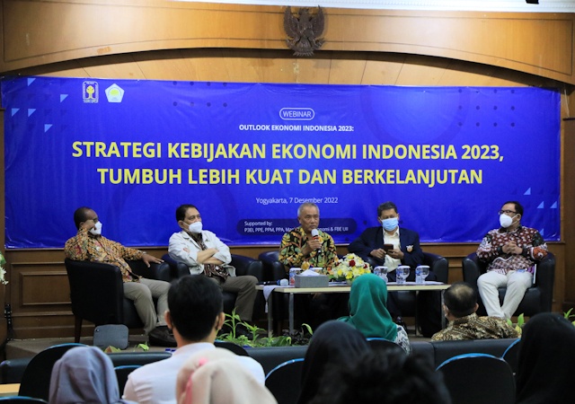 FBE UII Paparkan Outlook Ekonomi Indonesia 2023
