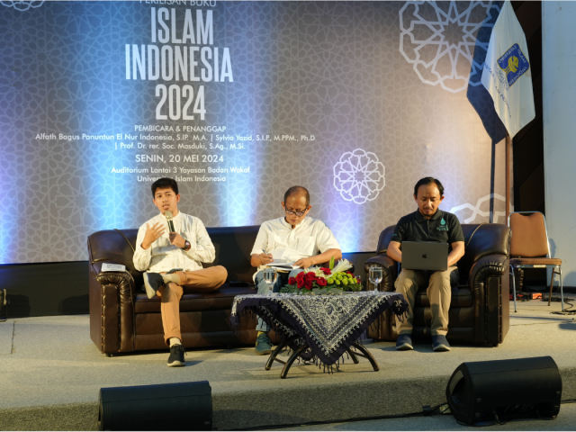Embun Kalimasada YBW UII Rilis Buku Islam Indonesia Edisi ke-5
